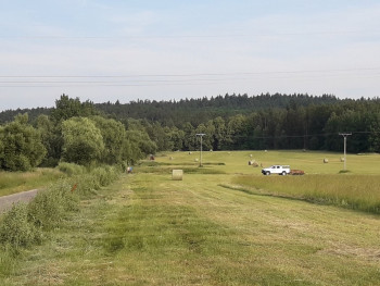 16. V Drahenicích - 3-řadé pro skot s eukaliptovými kolíky