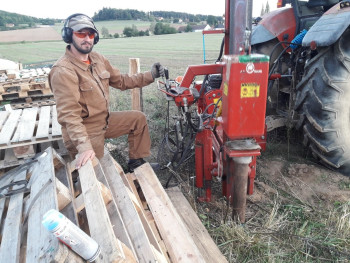 23. Oplocení borůvkové plantáže ve Skrýšově u Svatého Jana