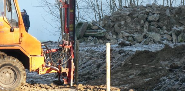 4. P  ijedeme  bez pomoci zatlu  eme.